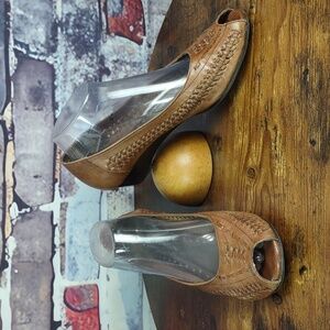 ❌Final Sale•••Covington Leather Huarache Style Peep Toe Wedge